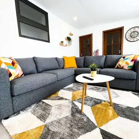 Feriehus House 9 *