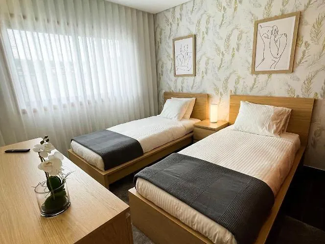 House 9 * Guimarães